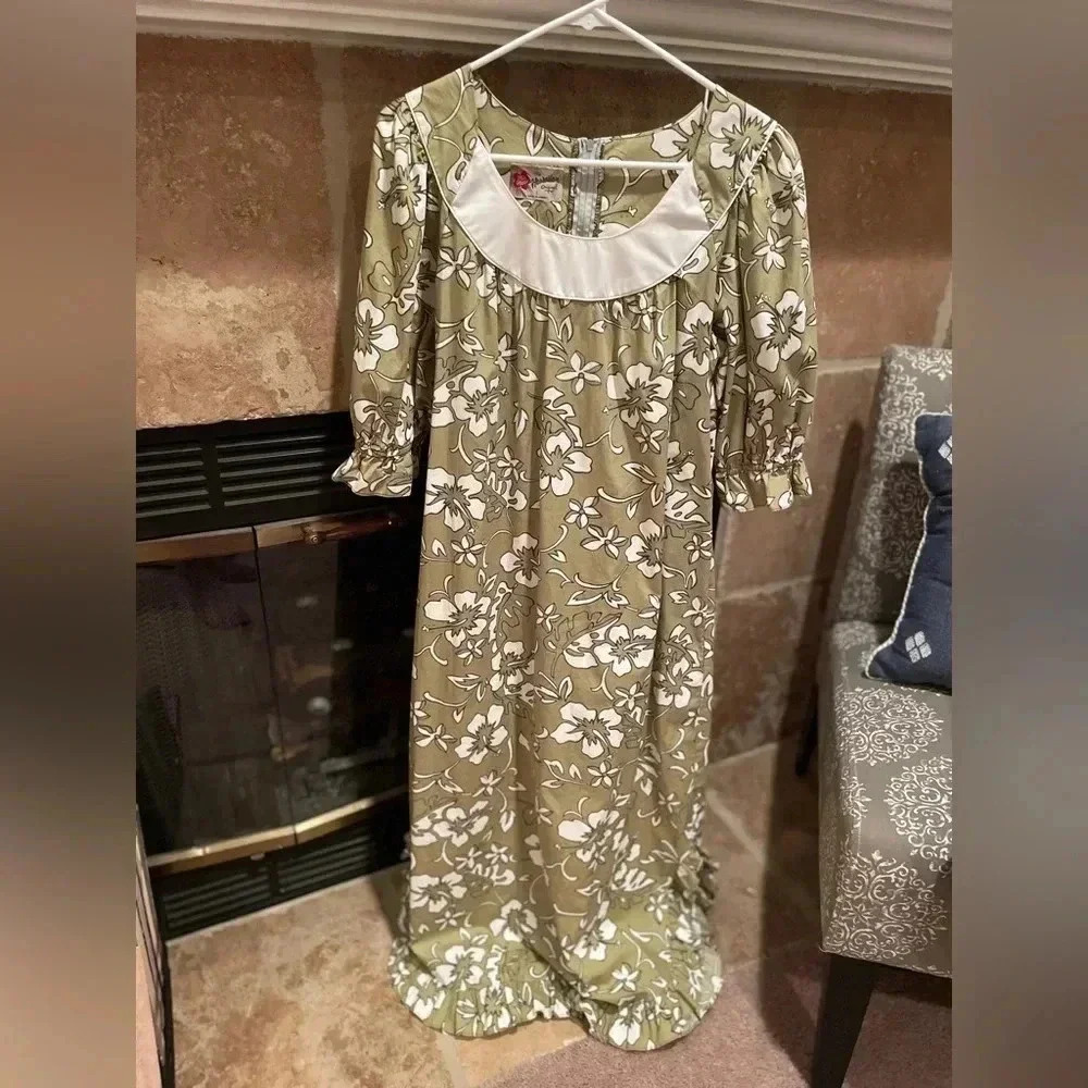 Hilo Hattie Ruffled hem casual party muumuu staycation kaftan mumu S
